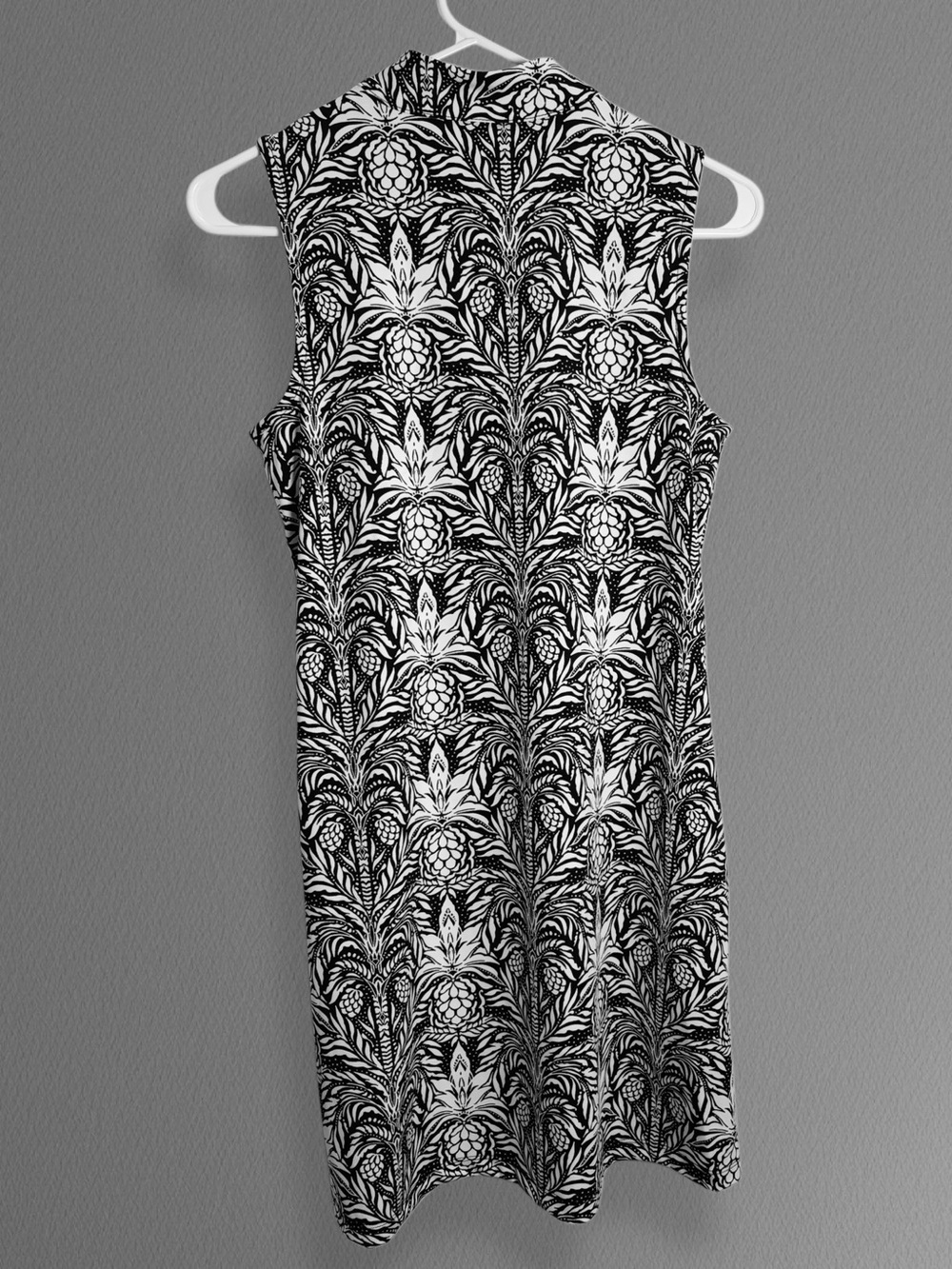 Tommy Bahama IslandZone Aubrey Pineapple Print Active Zip Dress
Size -Small - Picture 2 of 6